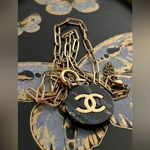 CHANEL Zipper Pull